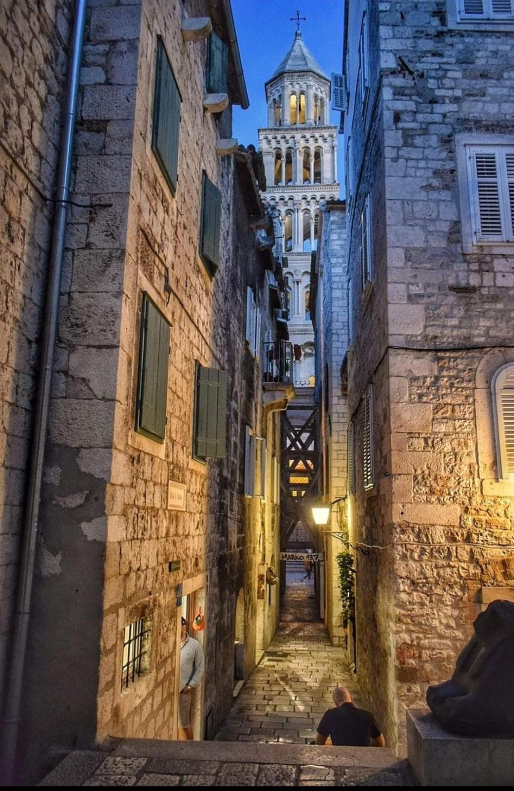 Largo In The Heart Of Diocletian Palace * Split