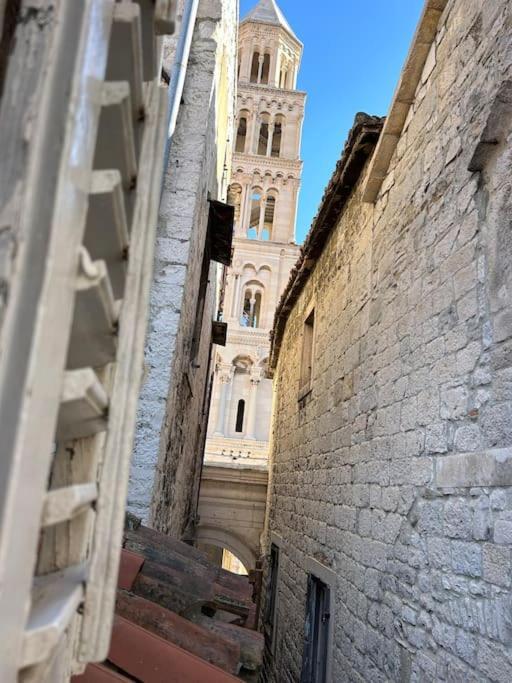Largo In The Heart Of Diocletian Palace